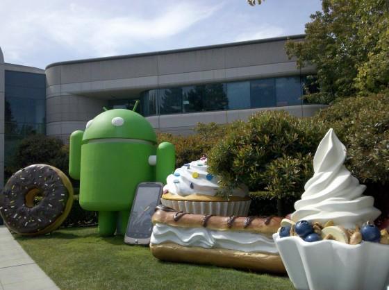 Android HQ skulpture
