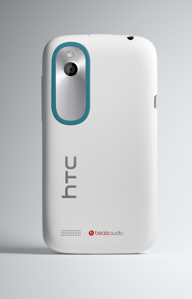 HTC Desire X zadnja strana beli HTC Desire X zadnja strana beli