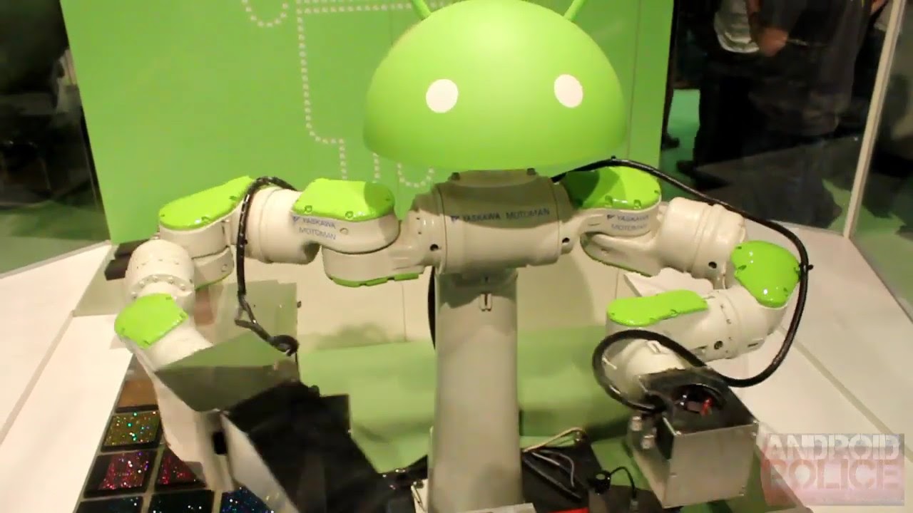 YouTube: [MWC 2012] Android šara poklopce perlicama :)