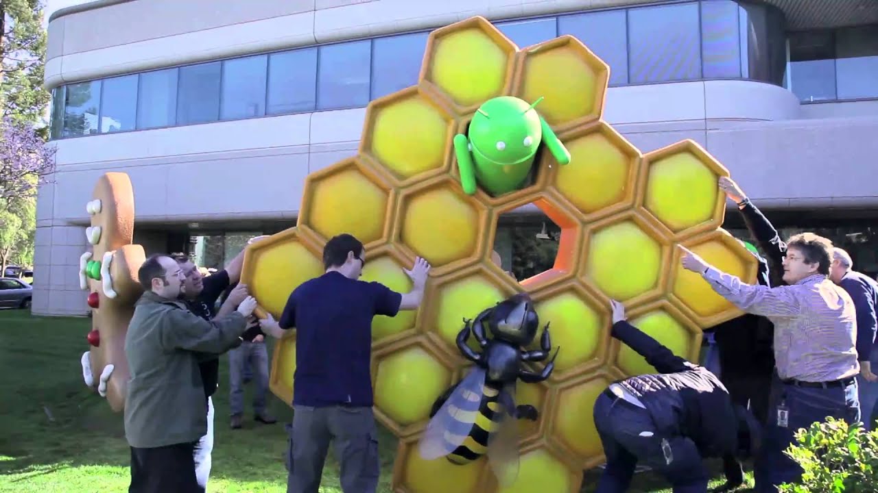 YouTube: Honeycomb statua, postavljena